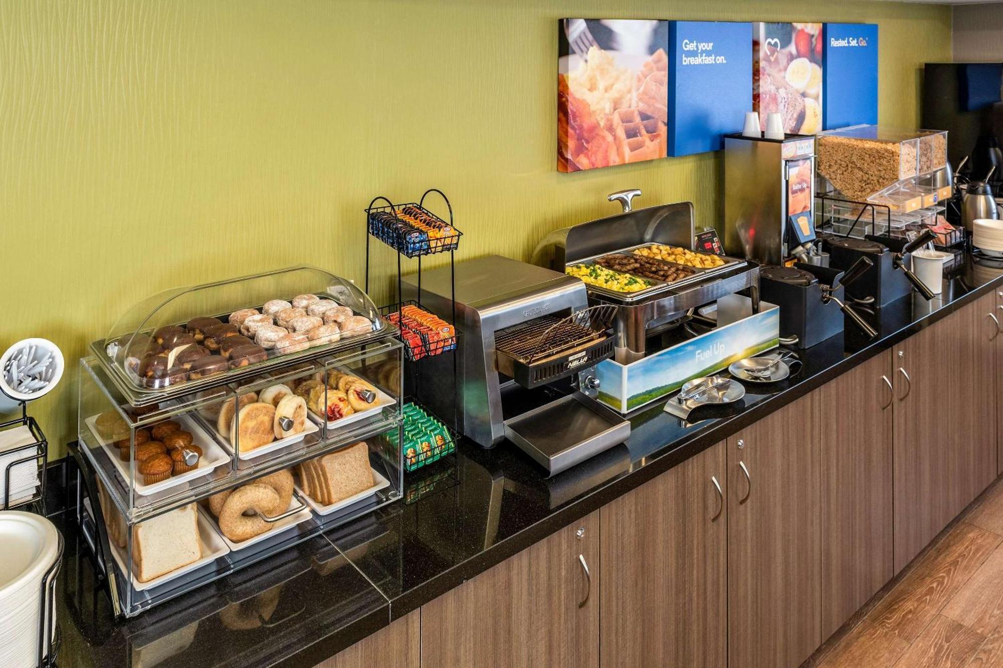 Comfort Inn Brandon Bagian luar foto