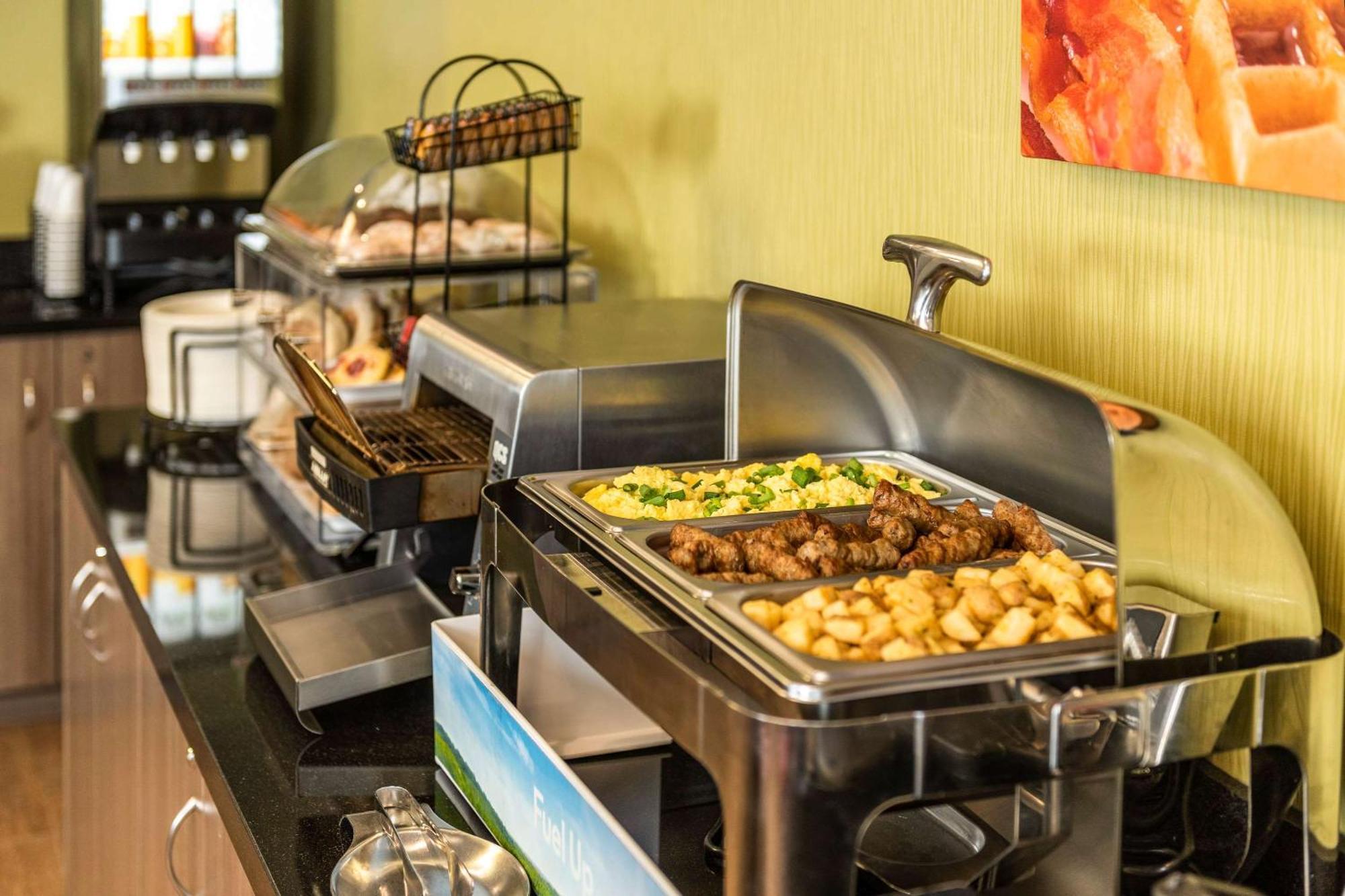 Comfort Inn Brandon Bagian luar foto